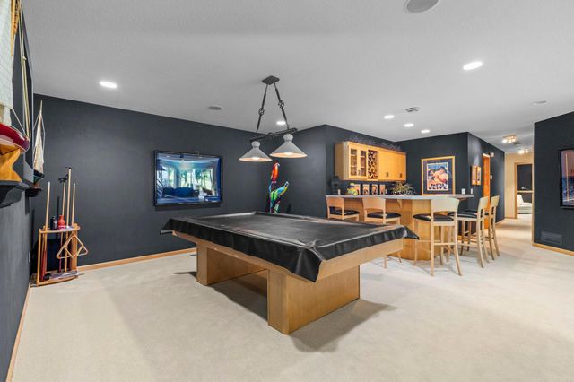 6985 Howard Lane, Eden Prairie, MN 55346