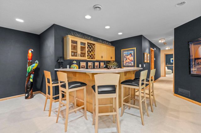 6985 Howard Lane, Eden Prairie, MN 55346