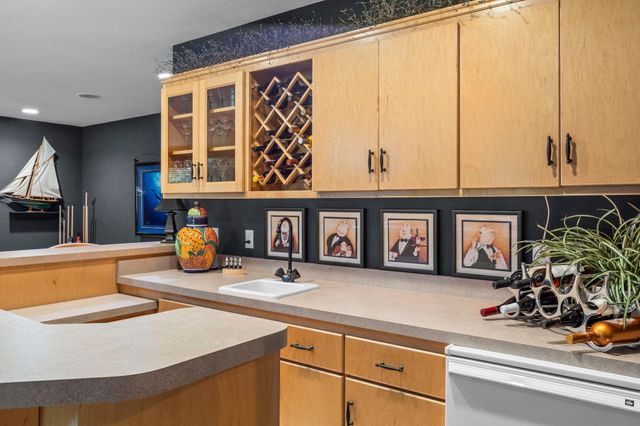 6985 Howard Lane, Eden Prairie, MN 55346