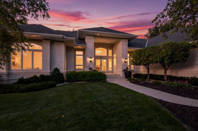 6985 Howard Lane, Eden Prairie, MN 55346