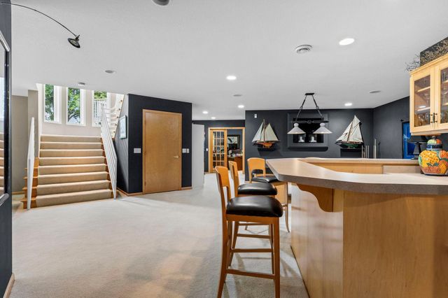 6985 Howard Lane, Eden Prairie, MN 55346