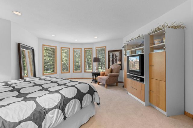 6985 Howard Lane, Eden Prairie, MN 55346