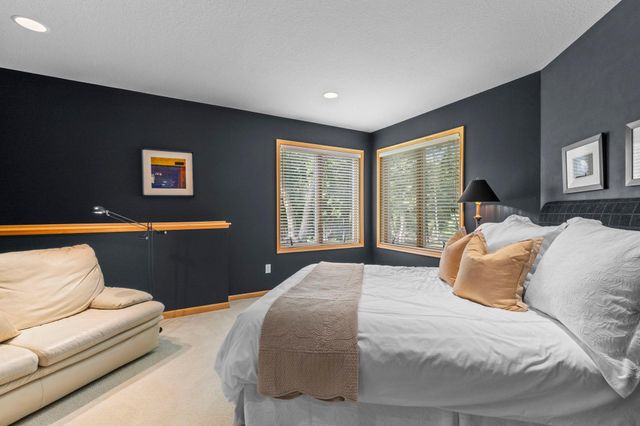 6985 Howard Lane, Eden Prairie, MN 55346