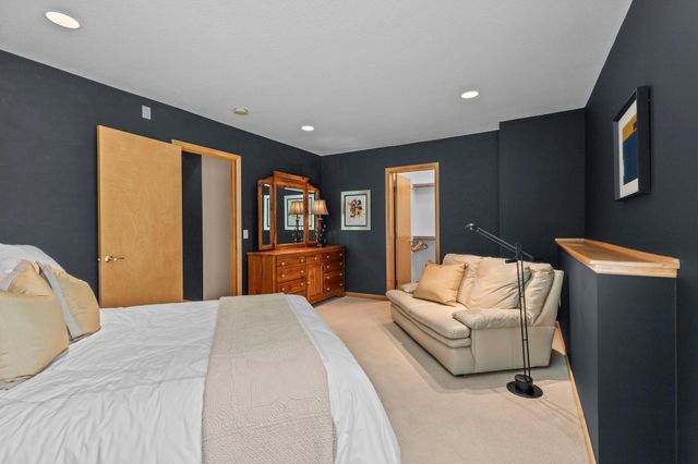 6985 Howard Lane, Eden Prairie, MN 55346
