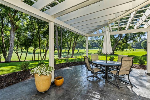 6985 Howard Lane, Eden Prairie, MN 55346