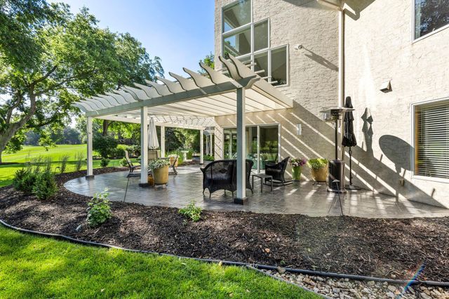 6985 Howard Lane, Eden Prairie, MN 55346
