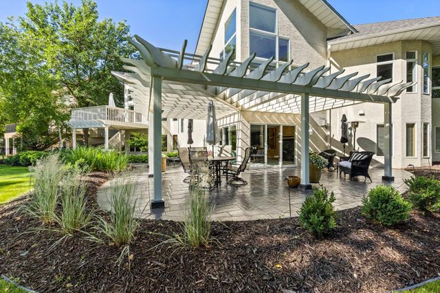 6985 Howard Lane, Eden Prairie, MN 55346