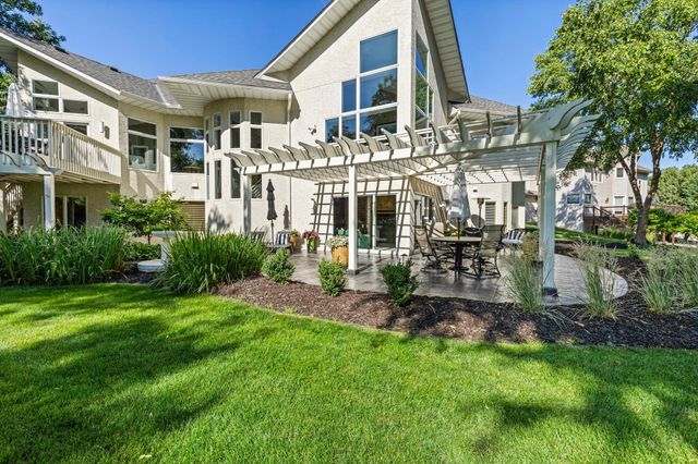 6985 Howard Lane, Eden Prairie, MN 55346