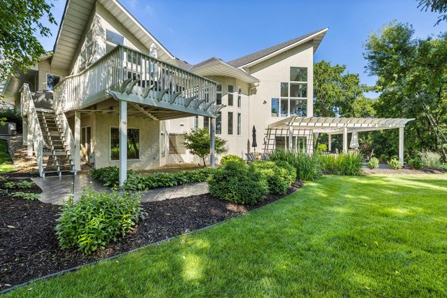 6985 Howard Lane, Eden Prairie, MN 55346
