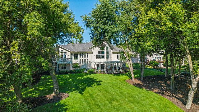 6985 Howard Lane, Eden Prairie, MN 55346