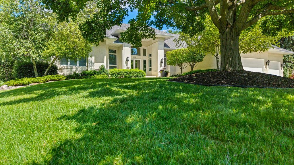 6985 Howard Lane, Eden Prairie, MN 55346