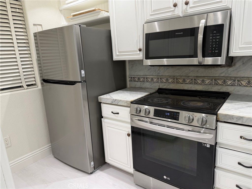Image 35 of property listing at 2253 Martin, Irvine, CA 92612