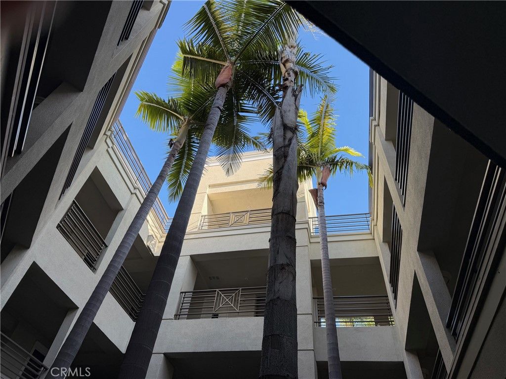 Image 8 of property listing at 2253 Martin, Irvine, CA 92612