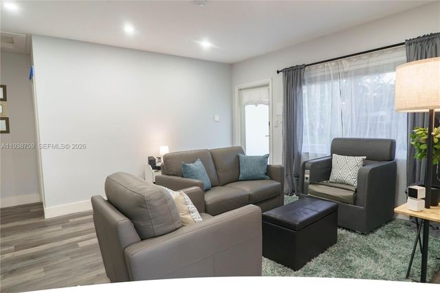 1400 NE 14th St, Fort Lauderdale, FL 33304