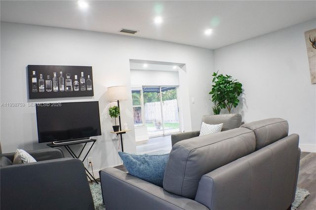 1400 NE 14th St, Fort Lauderdale, FL 33304