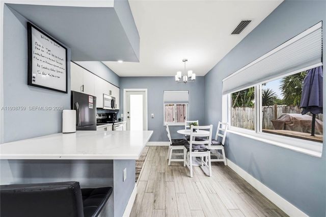 1400 NE 14th St, Fort Lauderdale, FL 33304