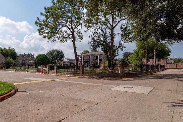 8486 Ariel Street, Houston, TX 77074