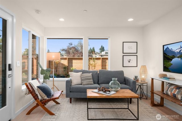1612 N 92nd Street N, Seattle, WA 98103