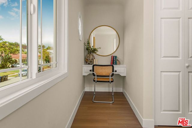 1462 Burnside Avenue, Los Angeles, CA 90019