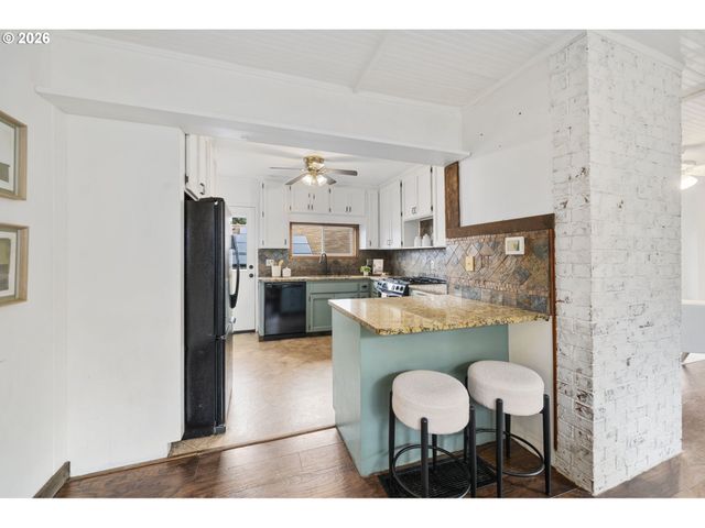 515 PEARL St, Oregon City, OR 97045