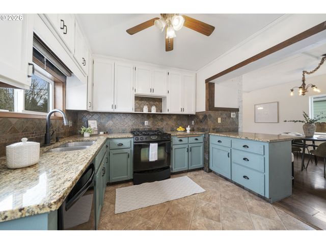 515 PEARL St, Oregon City, OR 97045