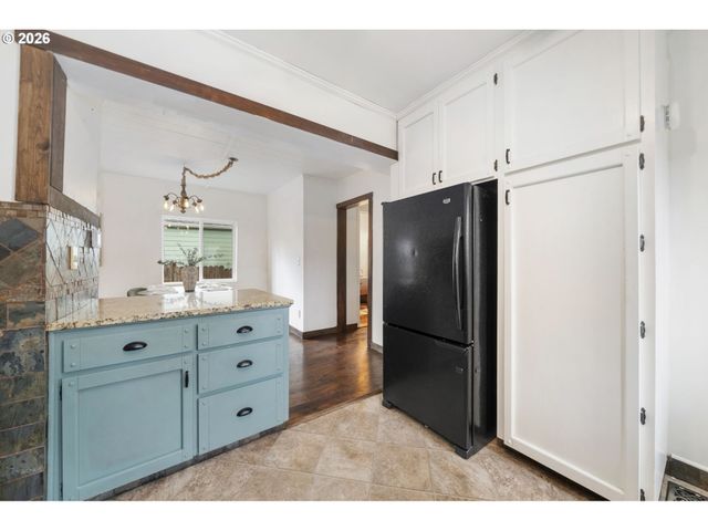 515 PEARL St, Oregon City, OR 97045