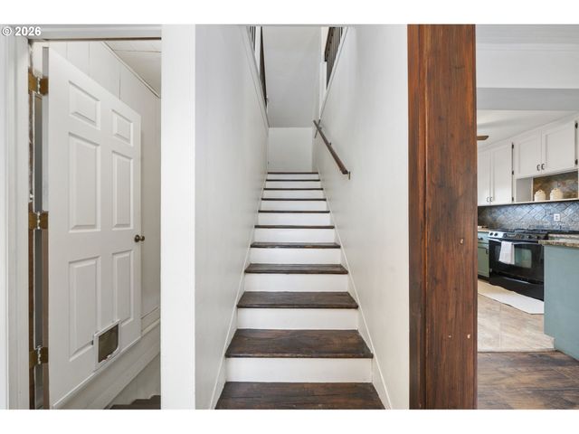 515 PEARL St, Oregon City, OR 97045