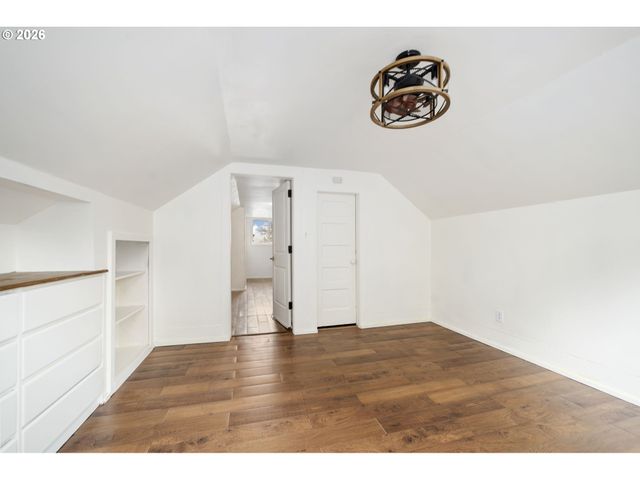 515 PEARL St, Oregon City, OR 97045