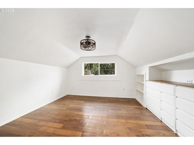 515 PEARL St, Oregon City, OR 97045