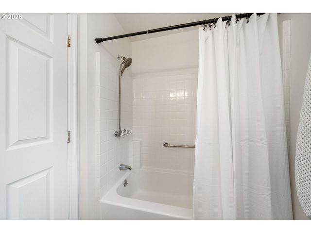 515 PEARL St, Oregon City, OR 97045