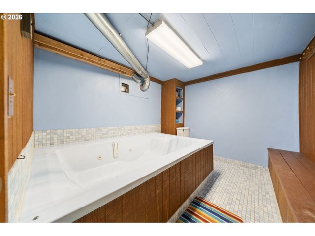 515 PEARL St, Oregon City, OR 97045