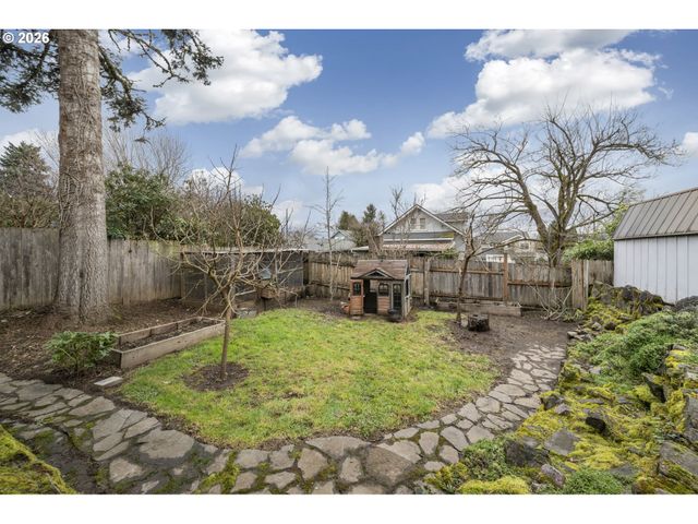 515 PEARL St, Oregon City, OR 97045