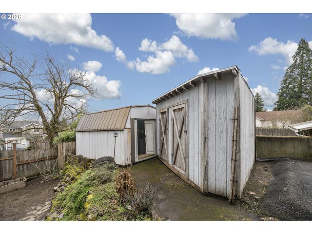 515 PEARL St, Oregon City, OR 97045