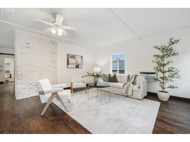 515 PEARL St, Oregon City, OR 97045