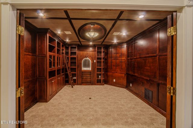 431 Thomas Loop Rd, Sevierville, TN 37876