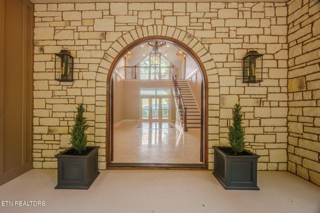 431 Thomas Loop Rd, Sevierville, TN 37876