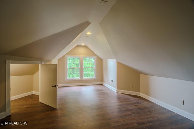 431 Thomas Loop Rd, Sevierville, TN 37876