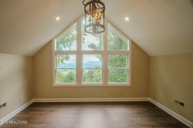 431 Thomas Loop Rd, Sevierville, TN 37876