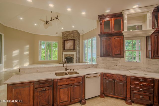 431 Thomas Loop Rd, Sevierville, TN 37876