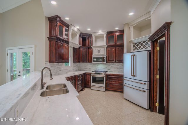 431 Thomas Loop Rd, Sevierville, TN 37876