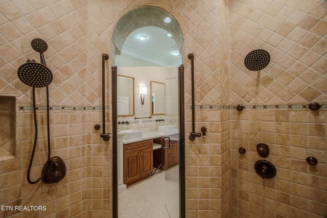 431 Thomas Loop Rd, Sevierville, TN 37876