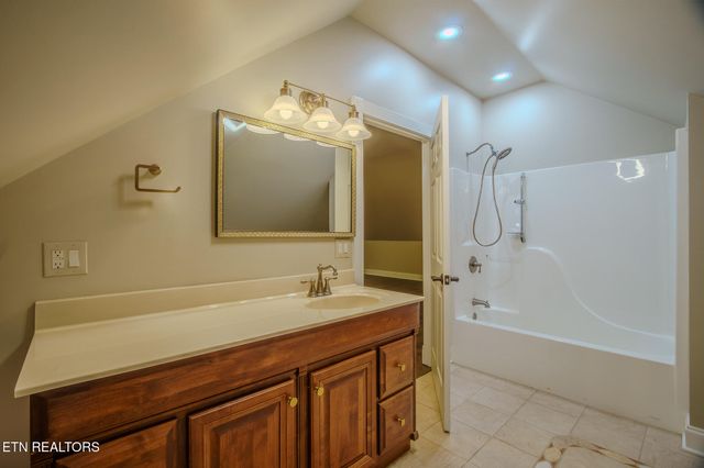 431 Thomas Loop Rd, Sevierville, TN 37876