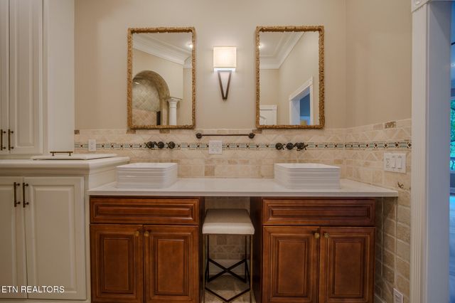 431 Thomas Loop Rd, Sevierville, TN 37876