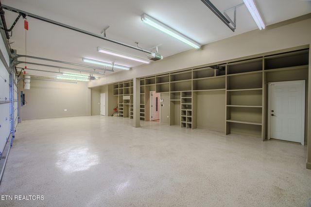 431 Thomas Loop Rd, Sevierville, TN 37876