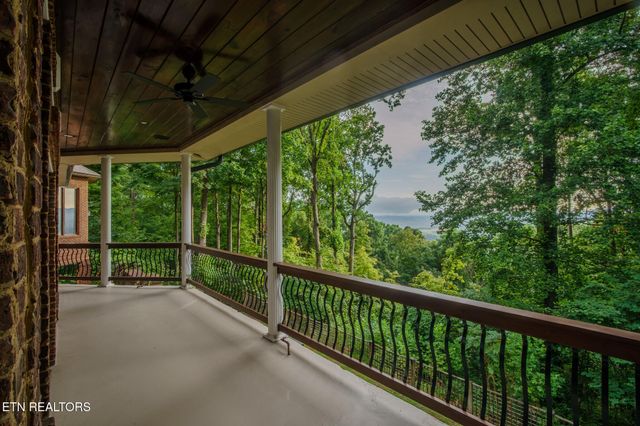 431 Thomas Loop Rd, Sevierville, TN 37876