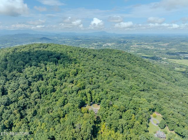 431 Thomas Loop Rd, Sevierville, TN 37876