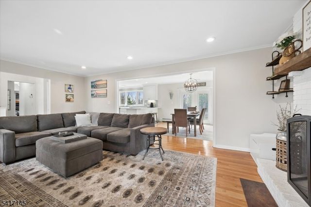 13 Forest View Dr, Washington Twp., NJ 07853