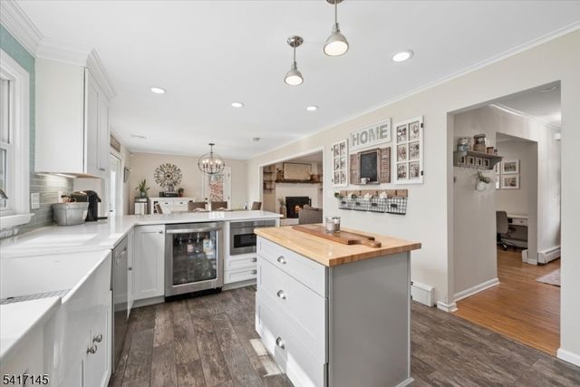 13 Forest View Dr, Washington Twp., NJ 07853