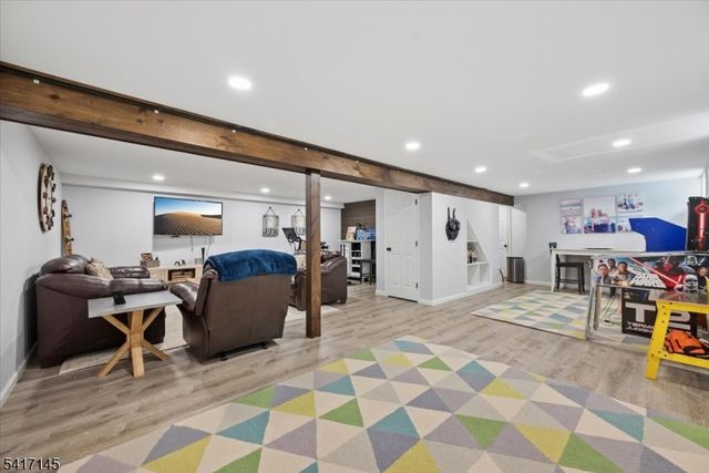 13 Forest View Dr, Washington Twp., NJ 07853