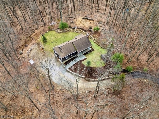 13 Forest View Dr, Washington Twp., NJ 07853